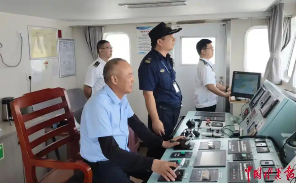 台州玉环“海山公交”迎客流量高峰 海事“全链条护航”海岛旅游平安线