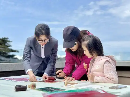 五一假期第二天：黄山风景区高峰平稳，“宠客”不断