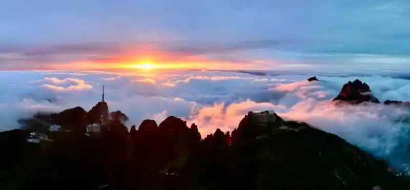 组图｜国庆当天，29753名游客打卡黄山