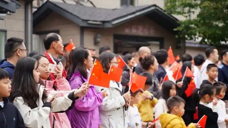 组图｜国庆当天，29753名游客打卡黄山