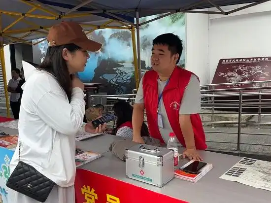 国庆游张家界｜吴家峪门票站：双节暖心“宠游客” 让旅途满是温情