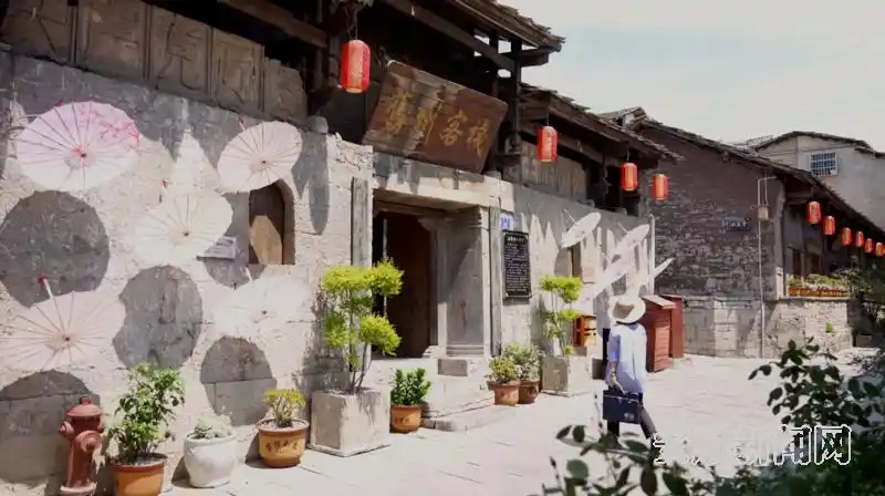 旧州镇：古镇民宿迎客来