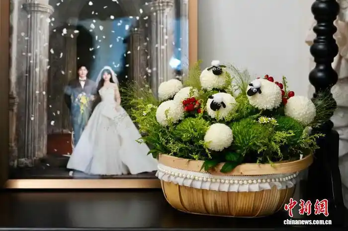 “Z世代”的婚礼风尚：用DIY拼出幸福模样