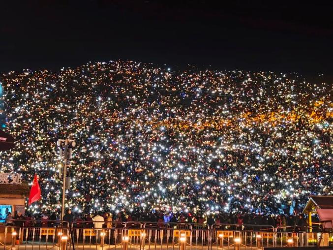 鸣沙山月牙泉景区“十一”双节假期旅游接待工作圆满收官