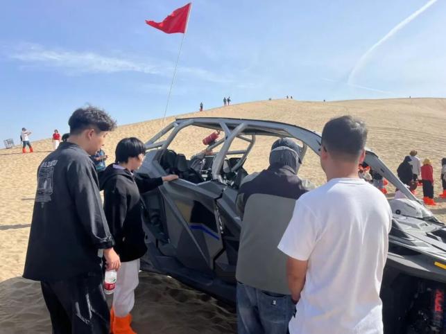 鸣沙山月牙泉景区“十一”双节假期旅游接待工作圆满收官