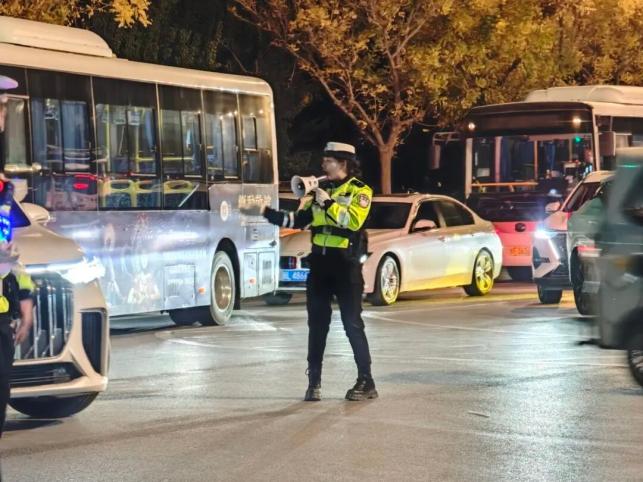 鸣沙山月牙泉景区“十一”双节假期旅游接待工作圆满收官