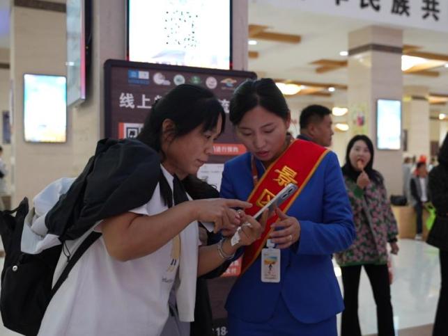 鸣沙山月牙泉景区“十一”双节假期旅游接待工作圆满收官