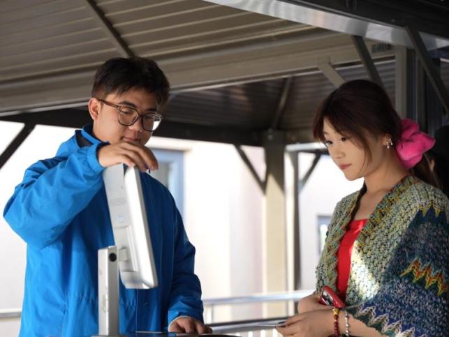 鸣沙山月牙泉景区“十一”双节假期旅游接待工作圆满收官