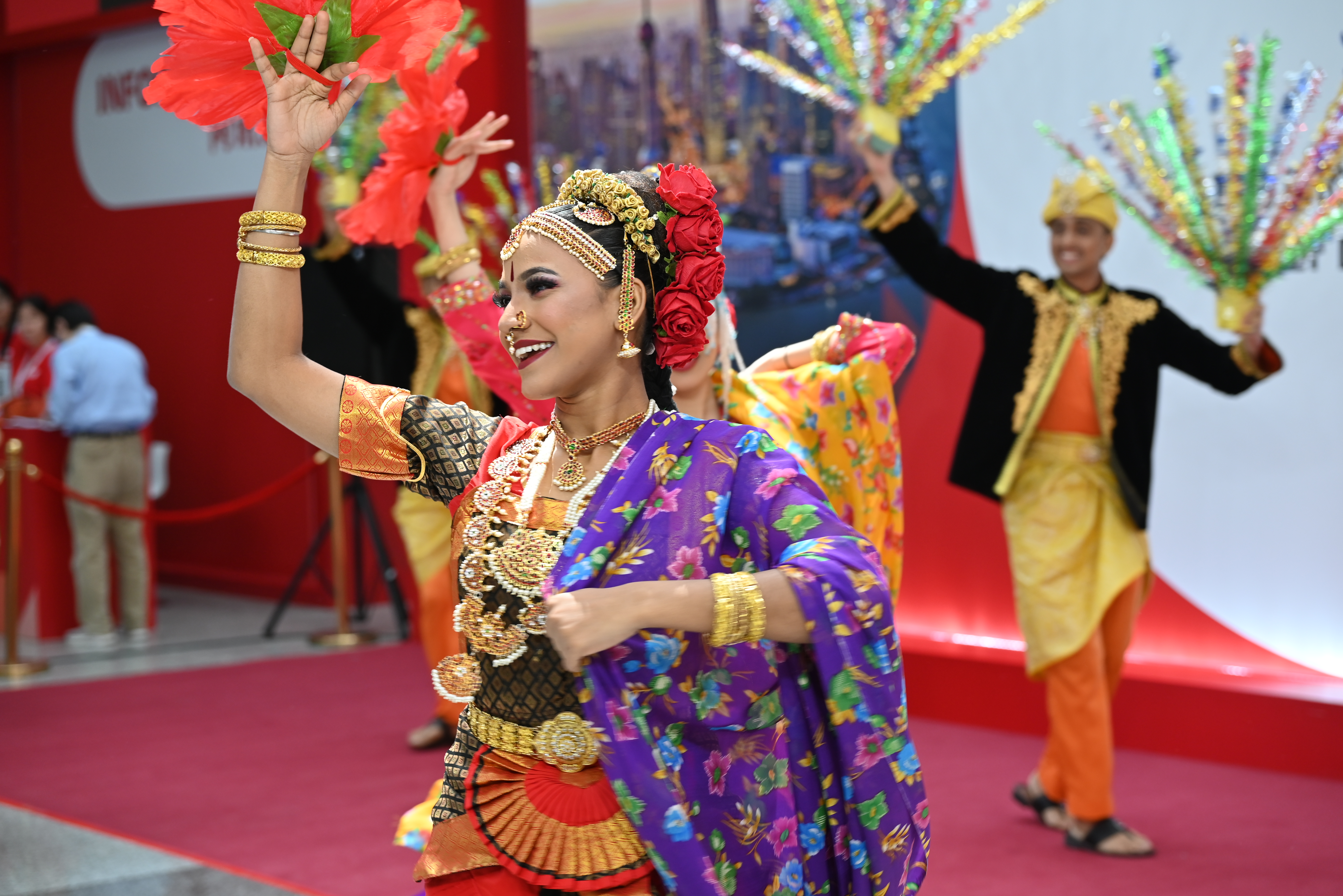 我国入境游、出境游持续升温