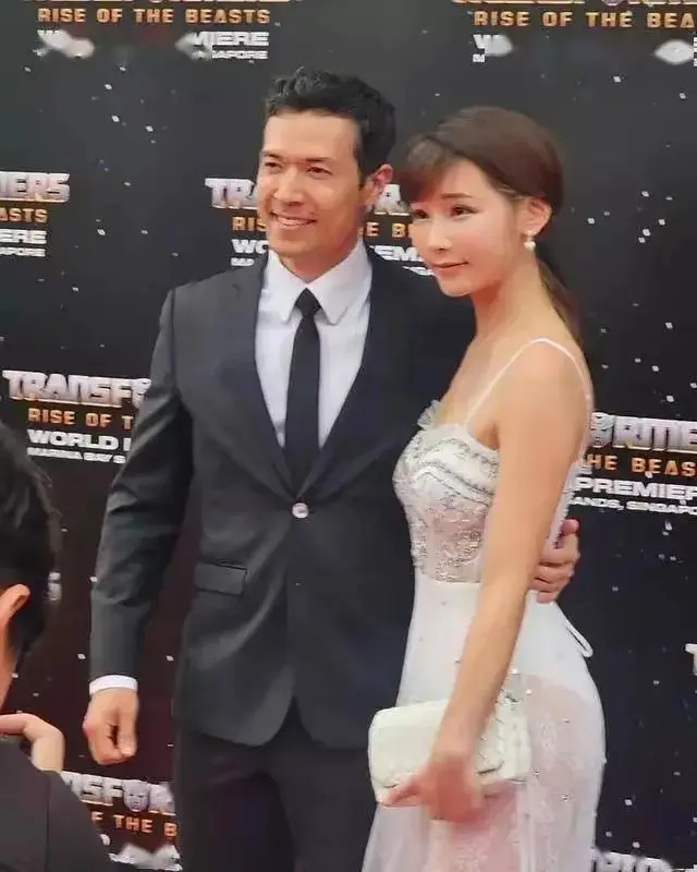 TVB前小花预支蜜月欧洲旅行，获未婚夫送包包，大秀恩爱