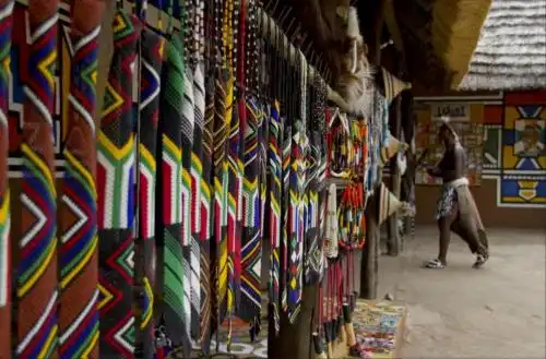 从遗产日到世界遗产：彩虹之国的文化记忆与自然奇迹