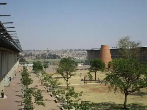 从遗产日到世界遗产：彩虹之国的文化记忆与自然奇迹