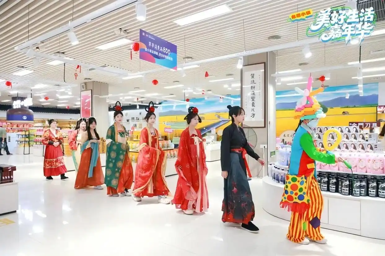 双节打卡平潭澳前台湾小镇：“美好生活嘉年华”引4万游客，解锁海岛文旅新体验