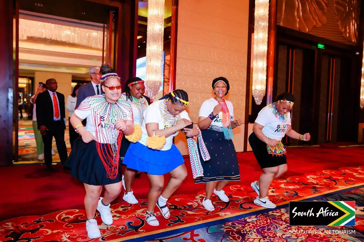 2025南非旅游局中国路演首站在京举行，雷佳音任形象大使