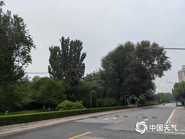 今天北京南部有小雨或零星小雨 明后天晴朗为主气温回升