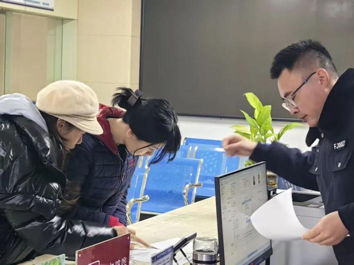 人民公安报：丽江持续优化签证办理服务举措