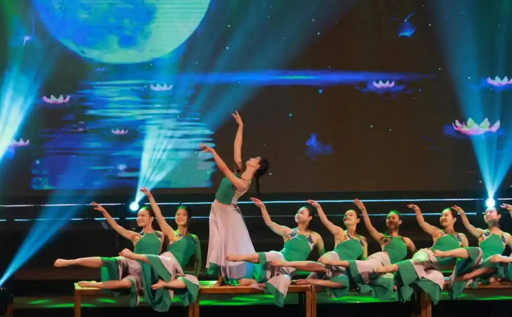 月亮代表我们的心