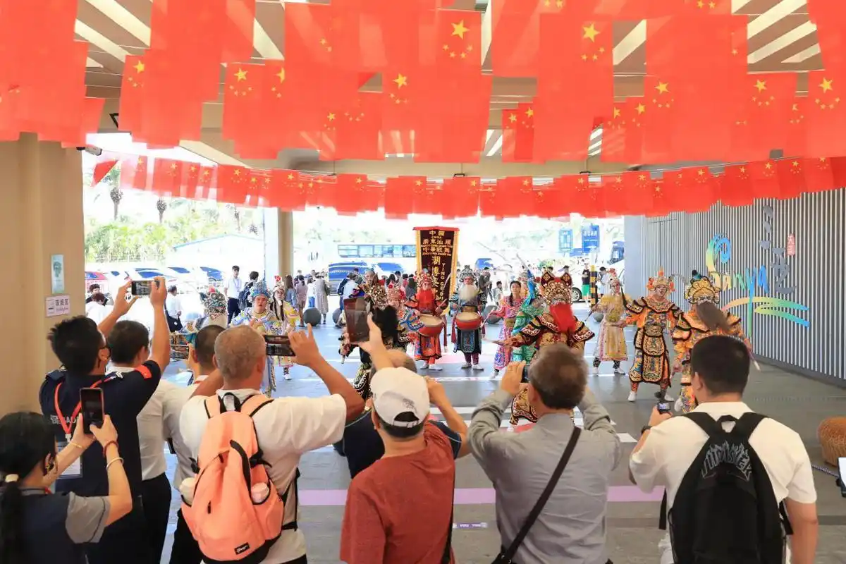 错峰邮轮游受热捧，三亚口岸通关提速激发消费活力