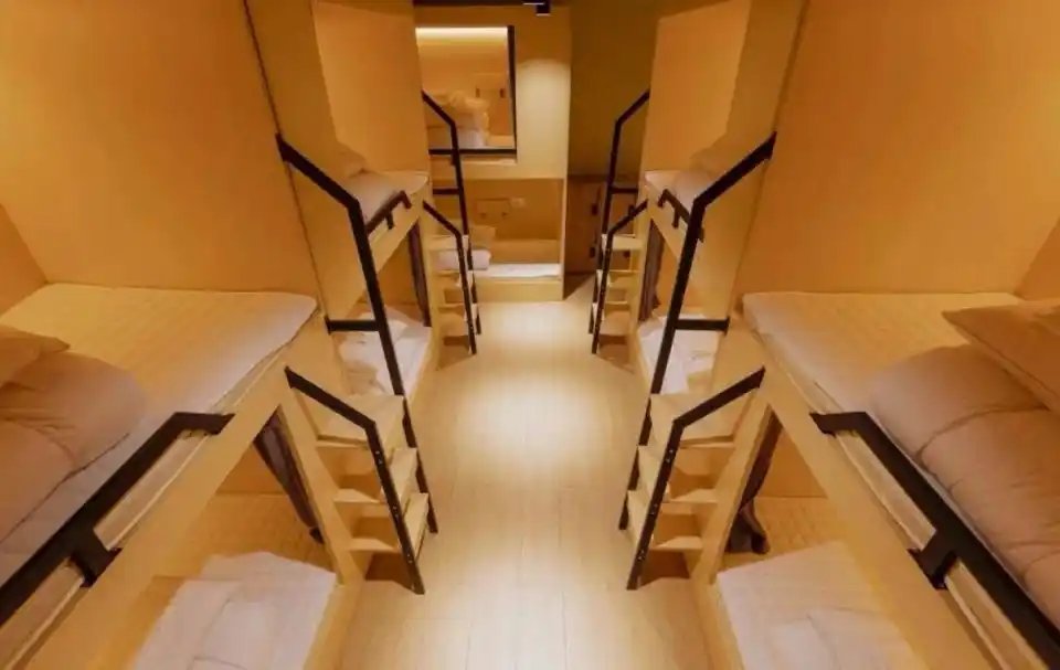 禁止40岁以上男性预定特价房？成都一酒店回应