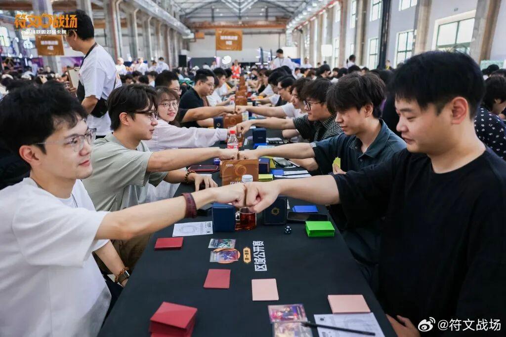 7个人抢1张门票，拳头游戏这新作一上线就火成这样？