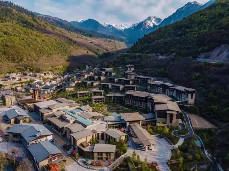 先预约，再出发！秋日九寨沟，还有更多宝藏景点等你探索！