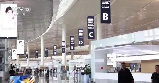 短途跨境游火热 边境小城变宝藏旅游胜地