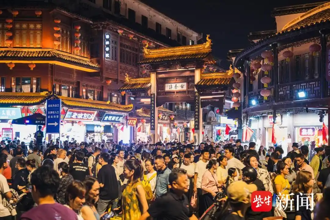 南京秦淮夫子庙：经典焕新，人气长红