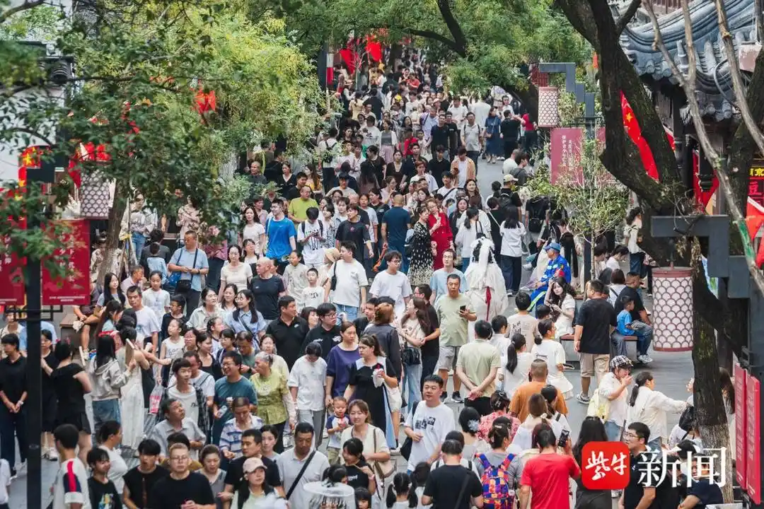 南京秦淮夫子庙：经典焕新，人气长红