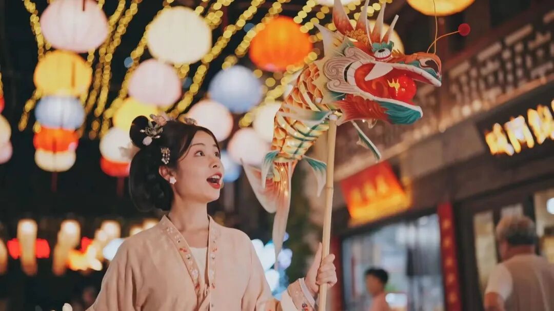 国庆中秋南京热度飙升！夫子庙成热门打卡地，交通、预约攻略看这里