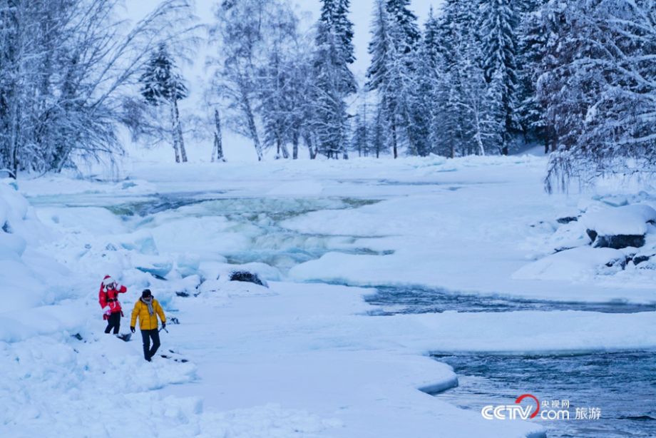 [高清组图]冰雪中的喀纳斯河 多一份纯净多一分浪漫