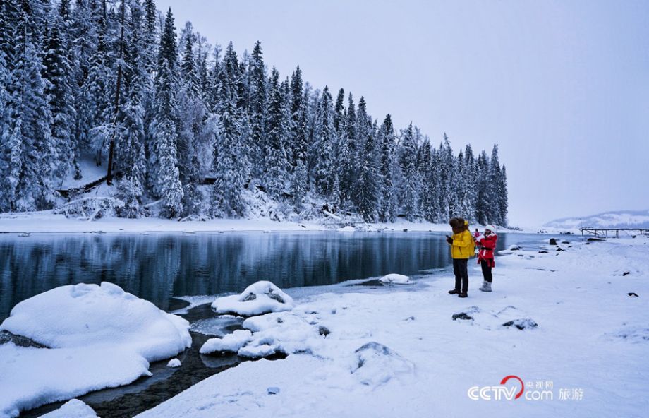 [高清组图]冰雪中的喀纳斯河 多一份纯净多一分浪漫
