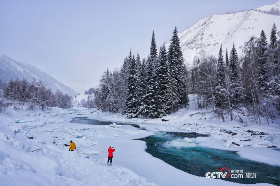 [高清组图]冰雪中的喀纳斯河 多一份纯净多一分浪漫
