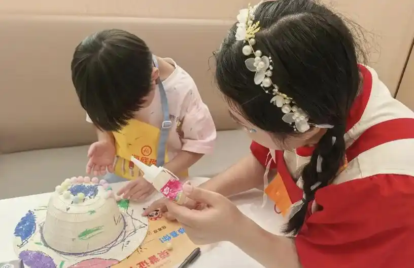 火锅店变身“亲子乐园”！海底捞首家亲子友好店走红深圳，预计明年初落地上海