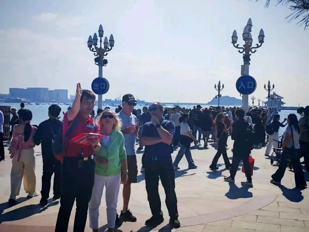 600多名国际游客畅游金秋岛城