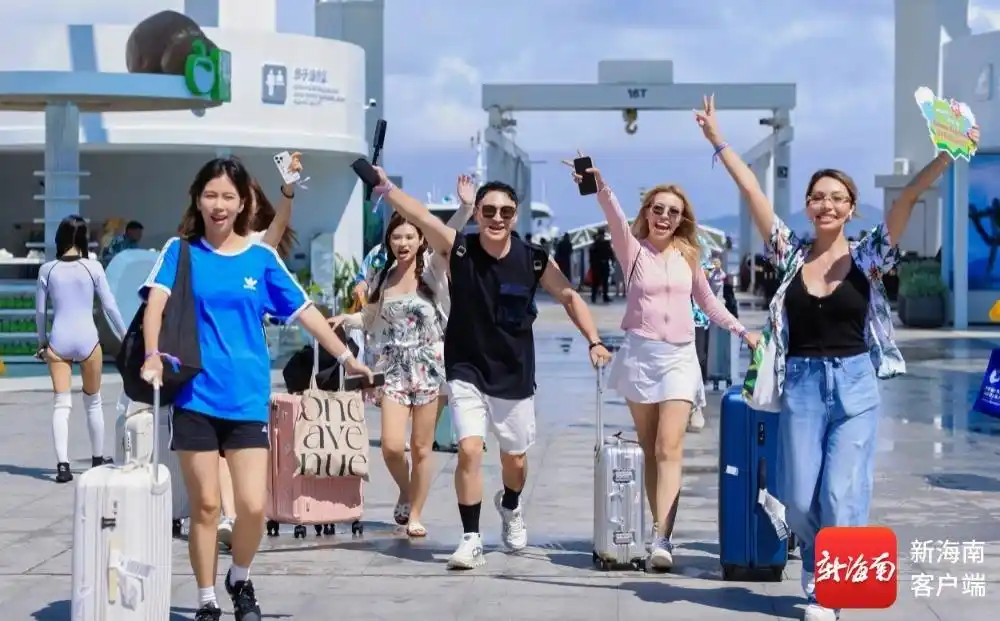 在蜈支洲岛拍出人生照片 海南旅游国际推荐官邂逅海岛浪漫