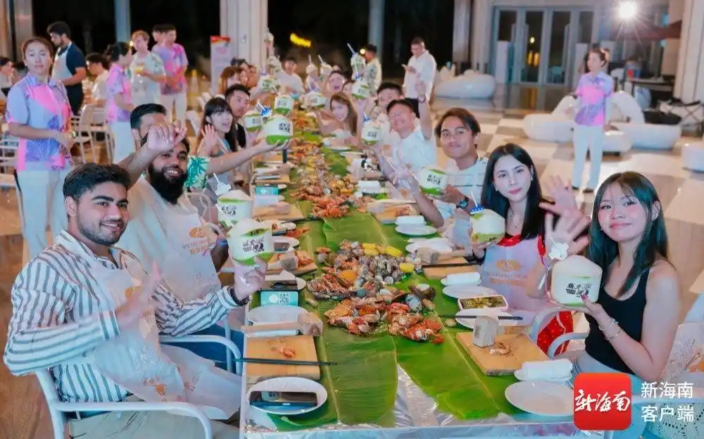 在蜈支洲岛拍出人生照片 海南旅游国际推荐官邂逅海岛浪漫