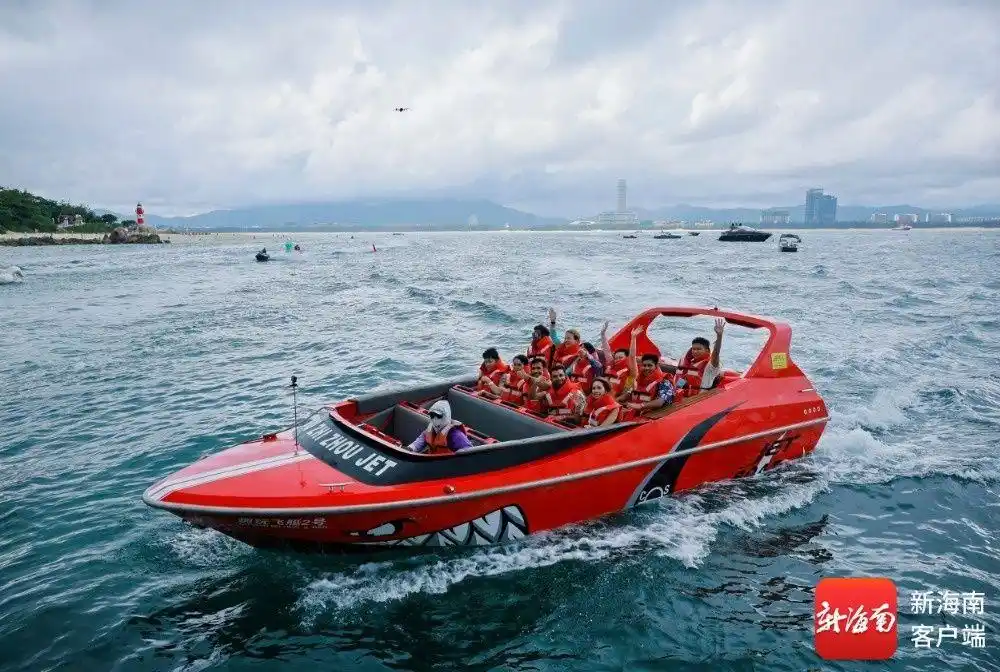 在蜈支洲岛拍出人生照片 海南旅游国际推荐官邂逅海岛浪漫