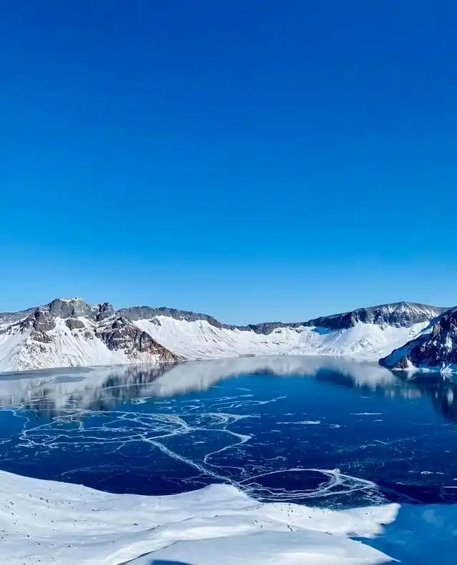 长白山机场冬航季上线！解锁“航班+玩雪+火锅+火炕”一站式冰雪狂欢