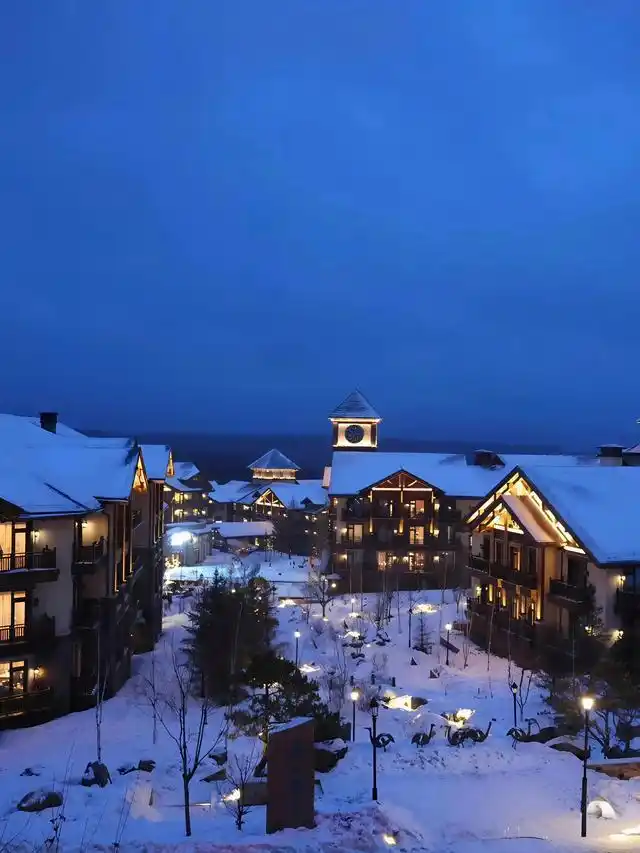 长白山机场冬航季上线！解锁“航班+玩雪+火锅+火炕”一站式冰雪狂欢