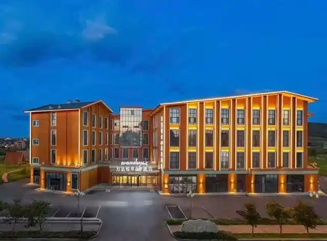 长白山机场冬航季上线！解锁“航班+玩雪+火锅+火炕”一站式冰雪狂欢