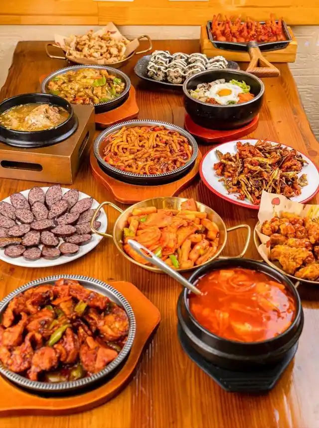 长白山机场冬航季上线！解锁“航班+玩雪+火锅+火炕”一站式冰雪狂欢