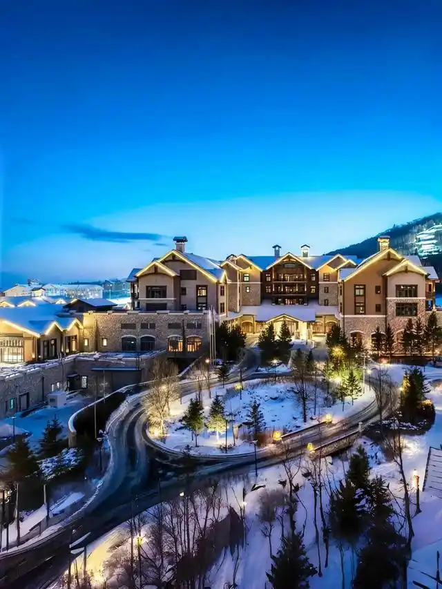 长白山机场冬航季上线！解锁“航班+玩雪+火锅+火炕”一站式冰雪狂欢