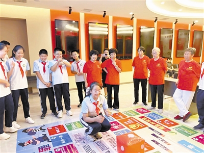 青年志愿者助老行动 花样陪玩儿 老少同乐