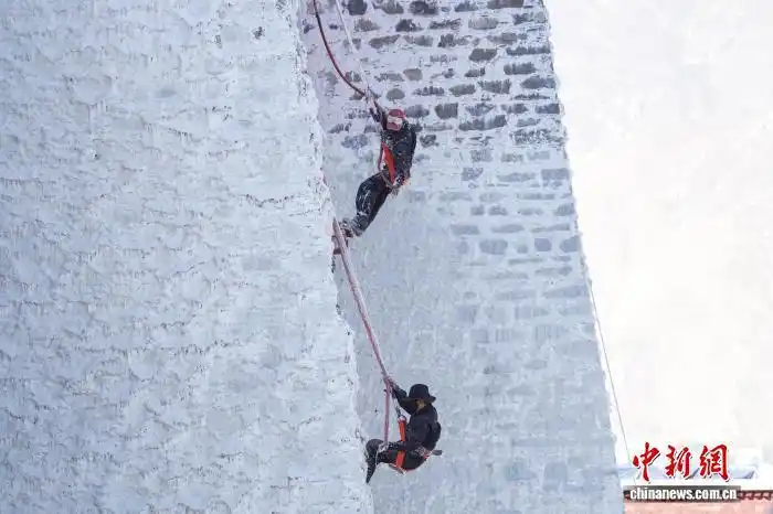 西藏布达拉宫迎“年度美容”