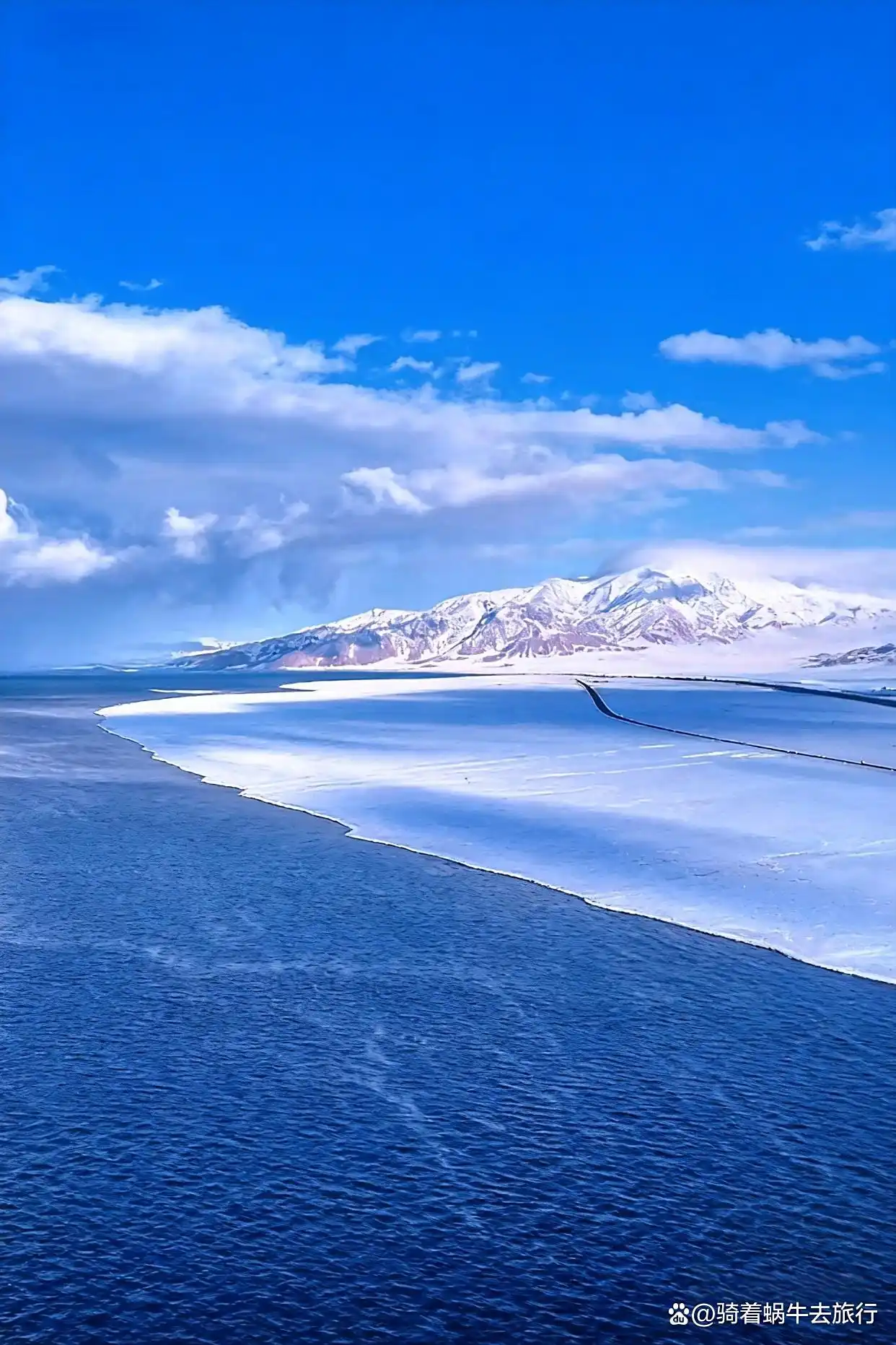 冬季的赛里木湖直接封神了！