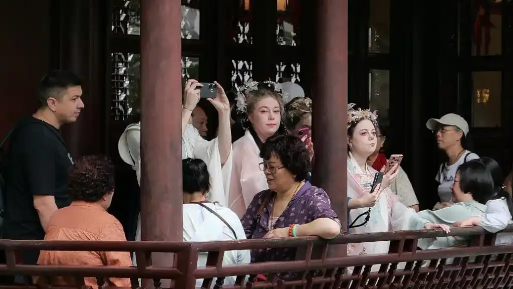 前三季度上海接待入境旅游者超415万人次，韩泰两国游客同比翻番