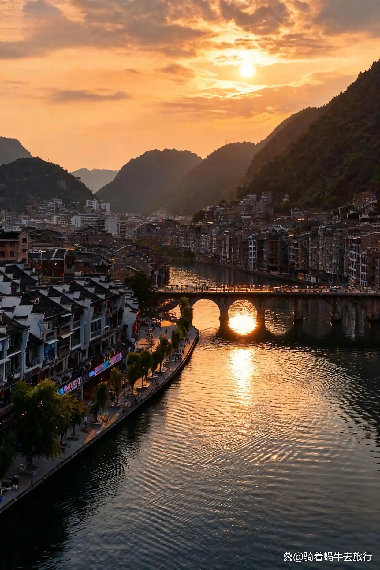 被严重低估的两千年水乡古镇，在贵州还免费？！
