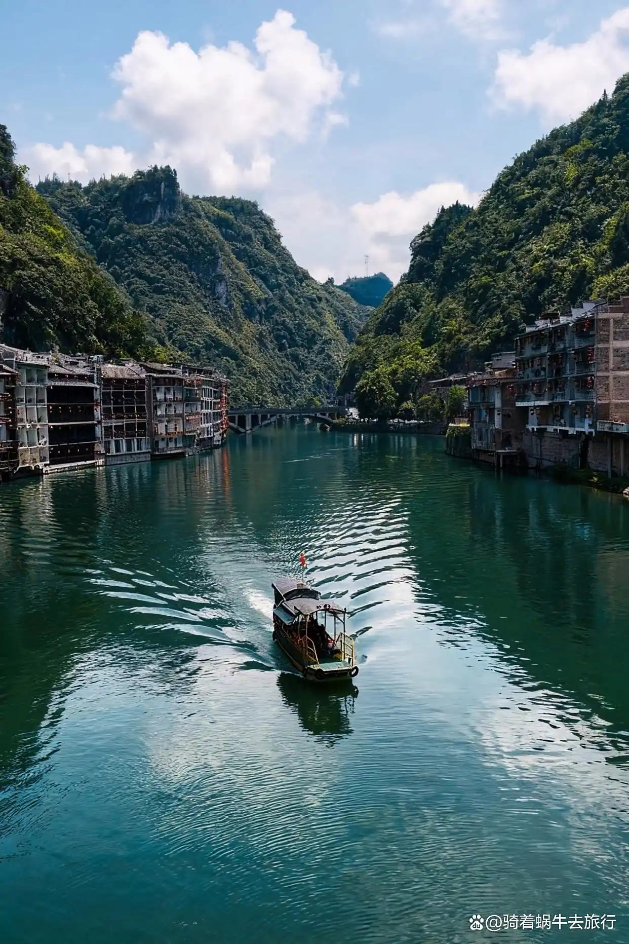 被严重低估的两千年水乡古镇，在贵州还免费？！