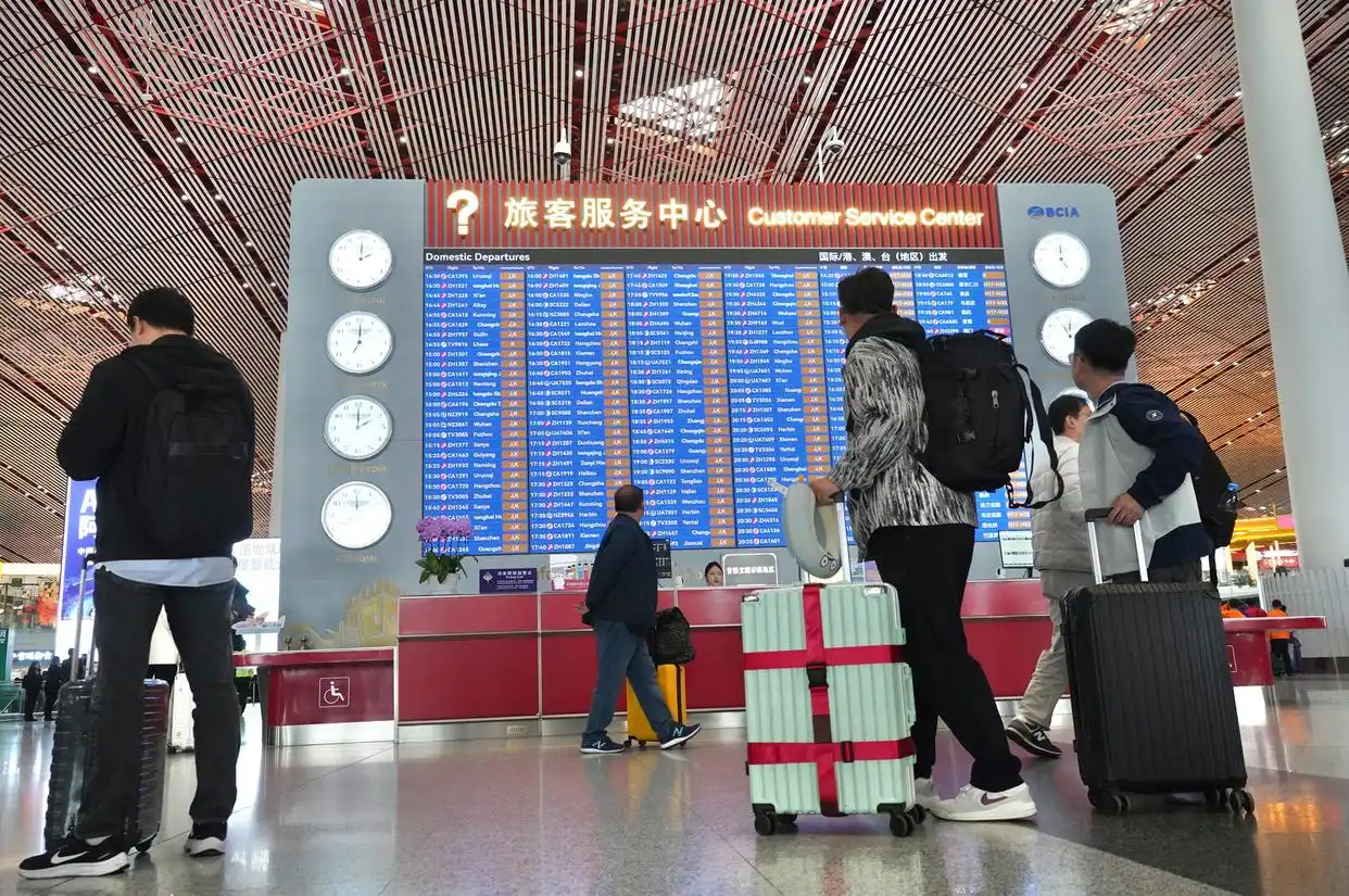 首都机场将执行冬航季航班计划，部分航班将变更航站楼