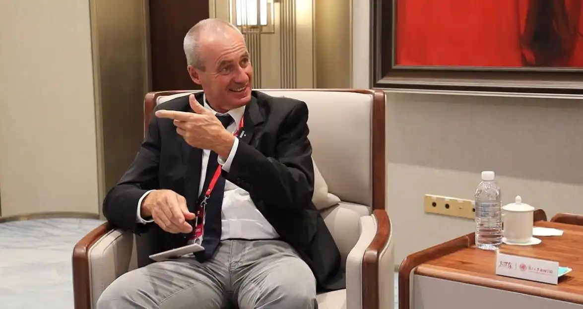 “开心，我有了中国永久签证！”